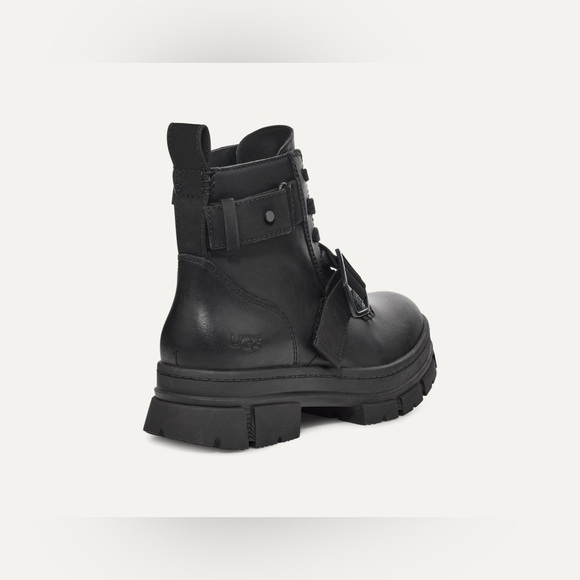 UGG Ashton Lace Up - Picture 4 of 8